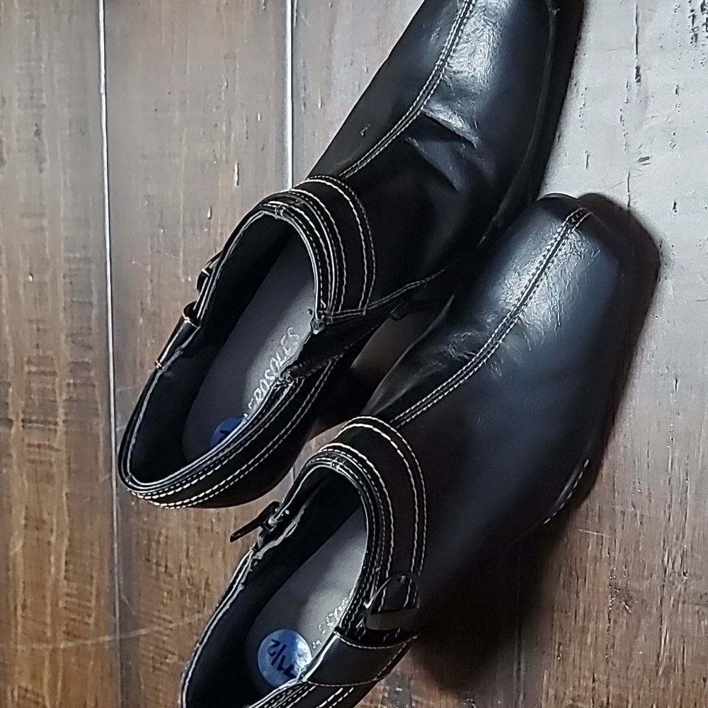 Faux leather boots 👢